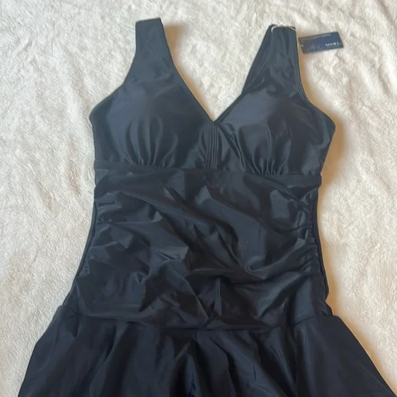 NWT, Medium Women's One Piece Swimsuits Tummy Control Swim Dresses Swimsuit. - Picture 6 of 11